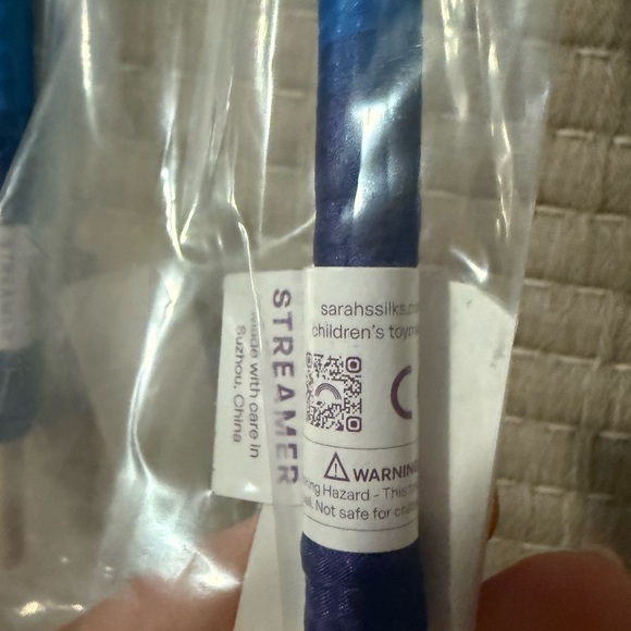 Sarah’s Silks Rainbow Streamer Wand - Picture 3 of 4